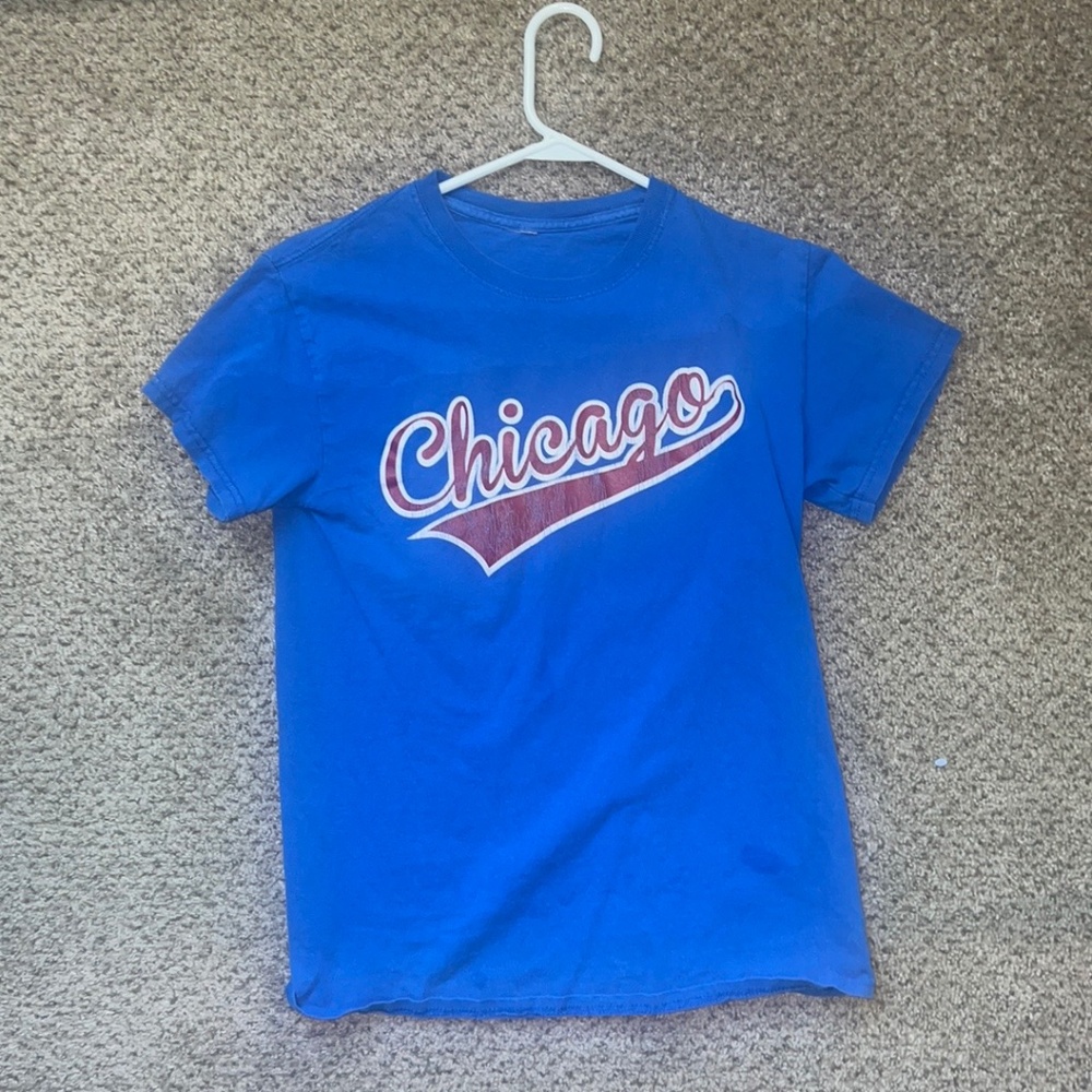 Men's Blue Chicago Shirt - Size Medium, Short Sleeve with Red & White Graphics